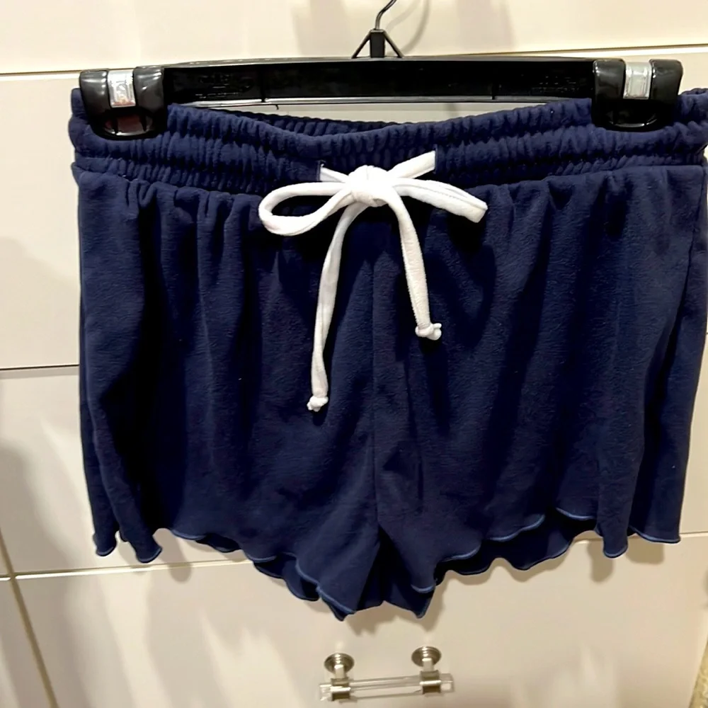 Matching set, long sleeve and shorts, size M